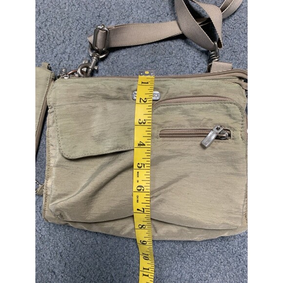 Baggallini Crossbody Bag Handbag Zippers Pockets Adjustable Attached Wristlet - Picture 12 of 16